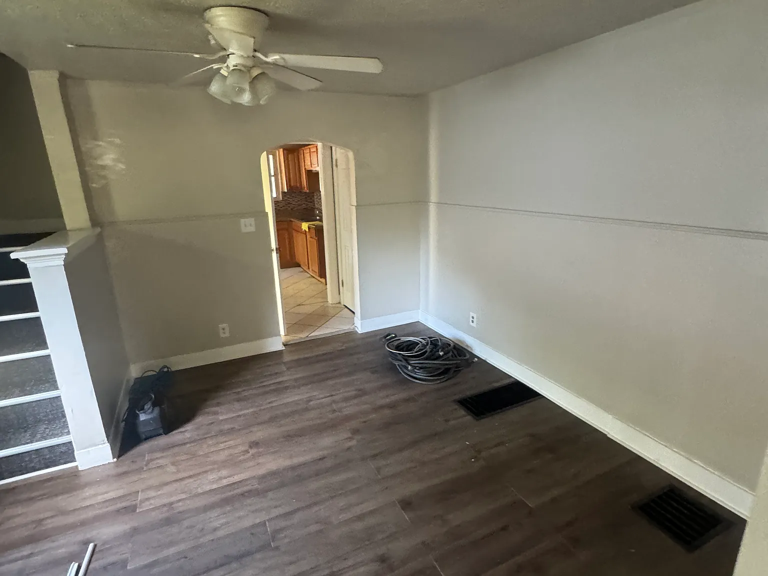 3 bed, 1036 sqft, $1,000 — Photo 2