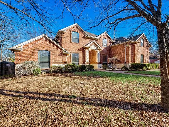 2nd image of 802 Shady Bend Dr
