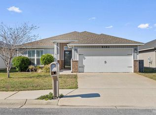 8482 Island Dr, Navarre, FL 32566