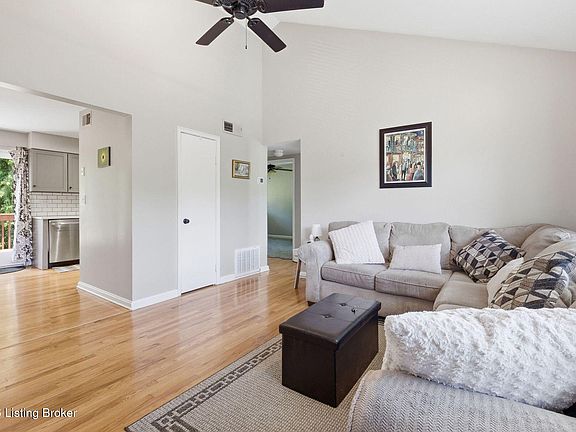 3rd image of 4101 Stoneview Dr APT 3