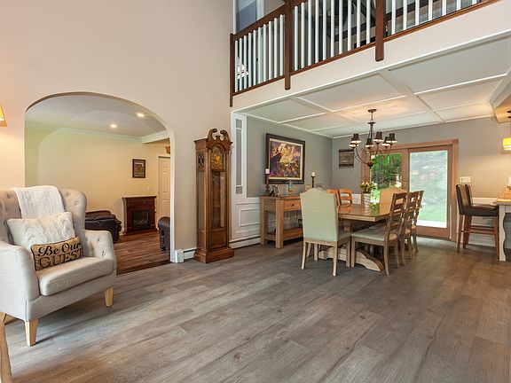 2nd image of 119 Holmes Ct