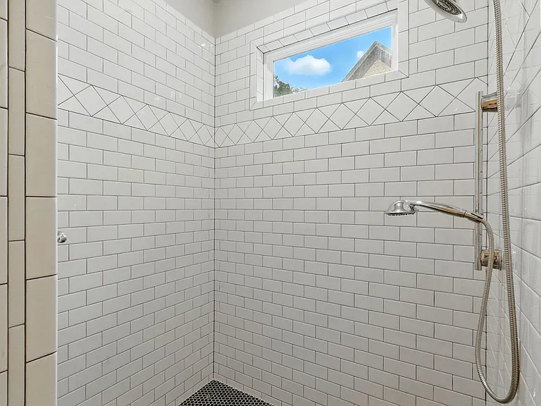 705 S Elm St — Photo 21