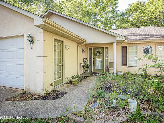 4th image of 2193 Bayou View Cir