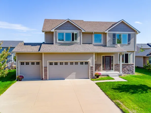 2355 SE Riverbirch Ln, Waukee, IA 50263