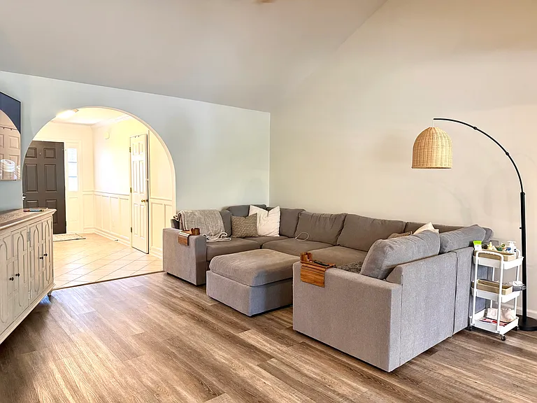 250 Vesta Dr — Photo 3
