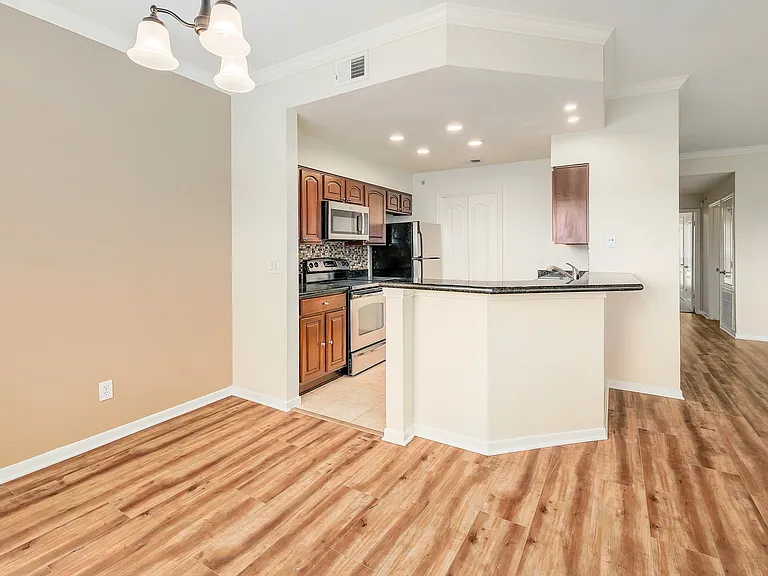 6000 Shepherd Mountain Cv #503 — Photo 8