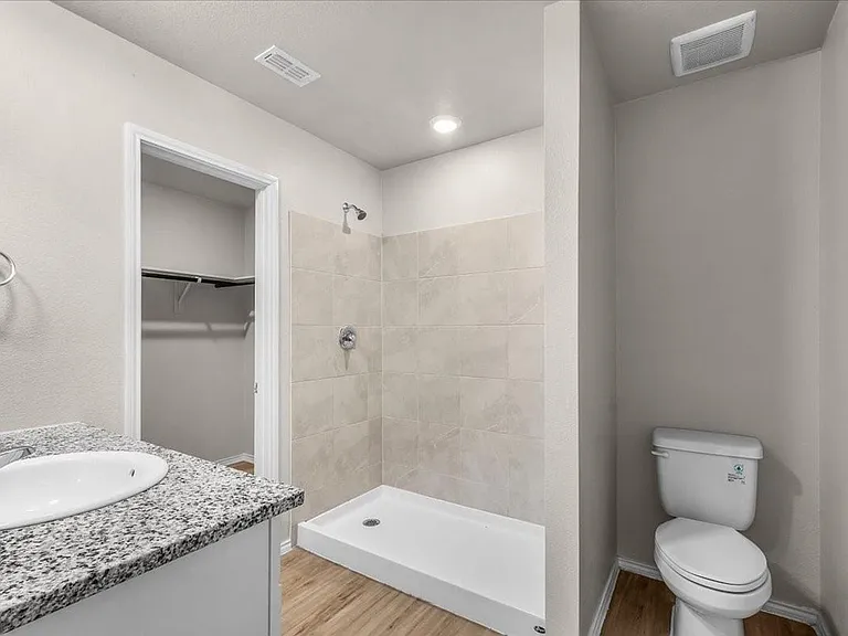 1412 Silver Oak Ln — Photo 13