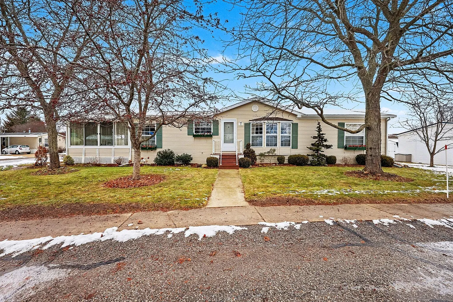 1330 Windridge Ln photo 1