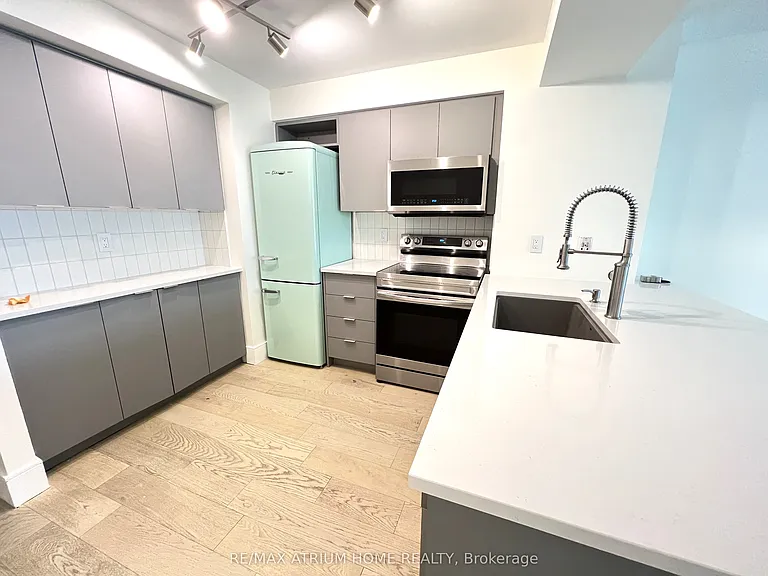 410 Queens Quay W #905 — Photo 7