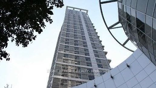 1st image of 36 Lee Centre Dr #2016