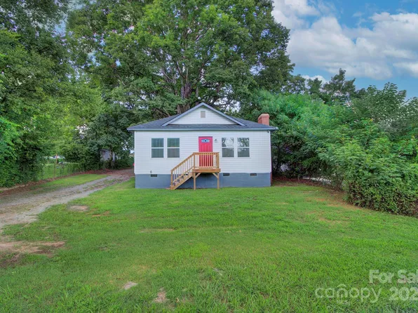 1304 S Main St, Mount Holly, NC 28120