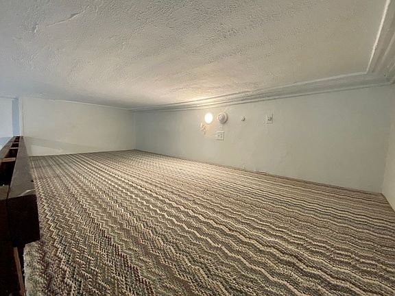 5th image of 1009-1011 Spruce St #11-2R