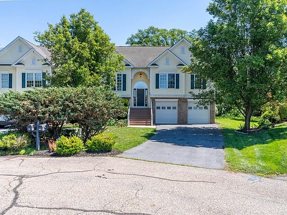 3rd image of 156 Chelsea Cir