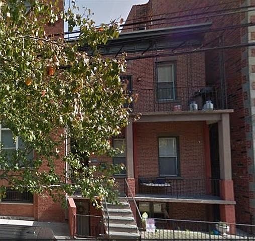 2nd image of 1037 Clinton St