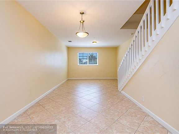 2nd image of 122 Bayfront Dr