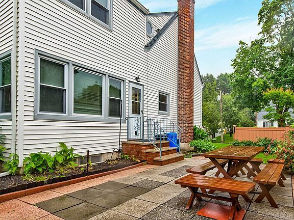 2nd image of 43 Greenway E