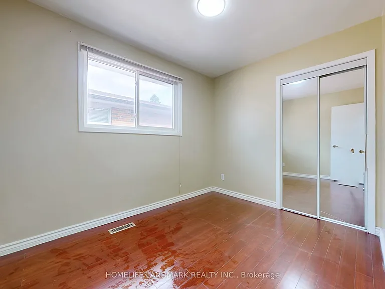 225 Pineway Blvd #UPPER — Photo 13