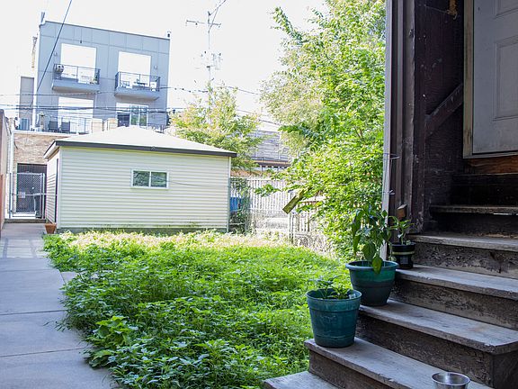 2nd image of 1533 W Fry St #1