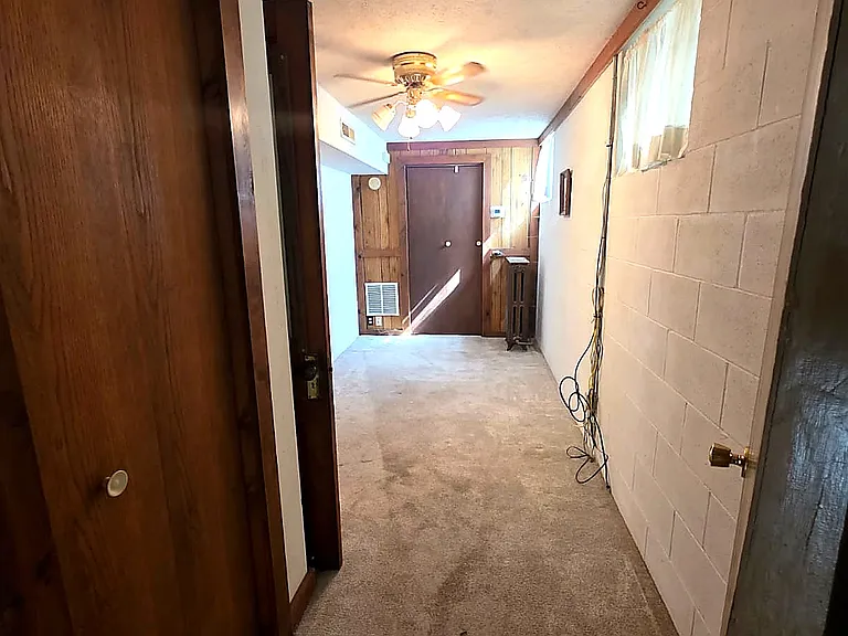 612 W Mission Ave #F — Photo 2