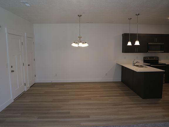 5th image of 4661 S Poplar Way #201