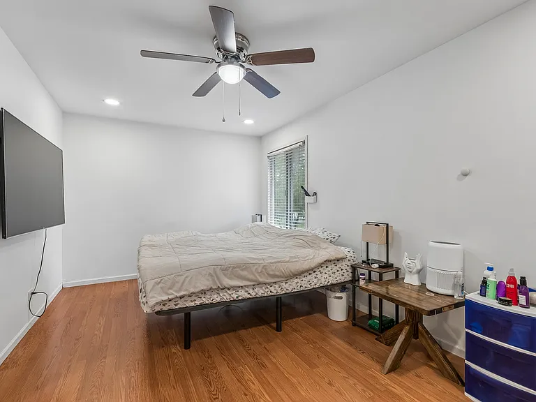 298 Danbury Dr — Photo 9