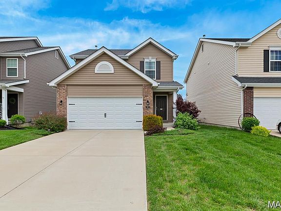 2nd image of 331 Charlestowne Place Dr
