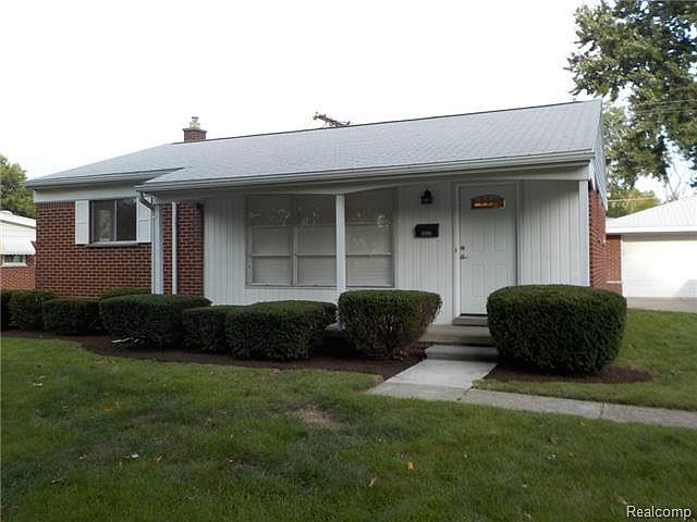 1st image of 17590 Dolores St