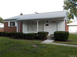 17590 Dolores St, Livonia, MI 48152