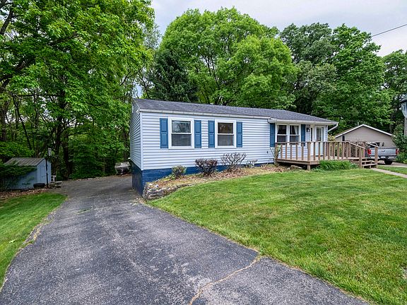2nd image of 3000 Woodview Dr
