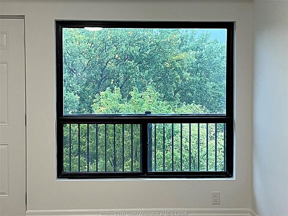 5th image of 3370 Stella Cres #329