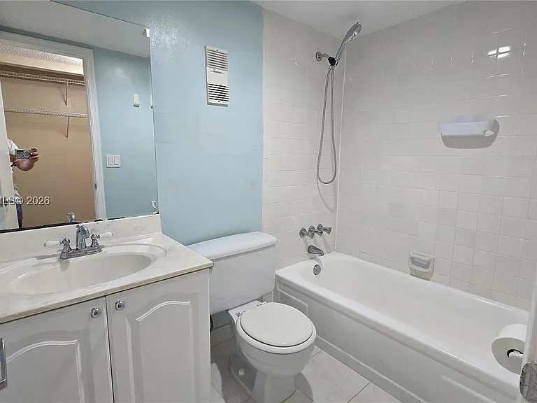 9230 Lagoon Pl #310 — Photo 18