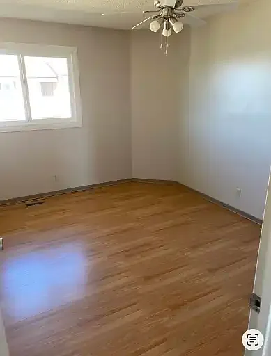 3 bed, 1.0 bath, 1100 sqft, $1,000 — Photo 3