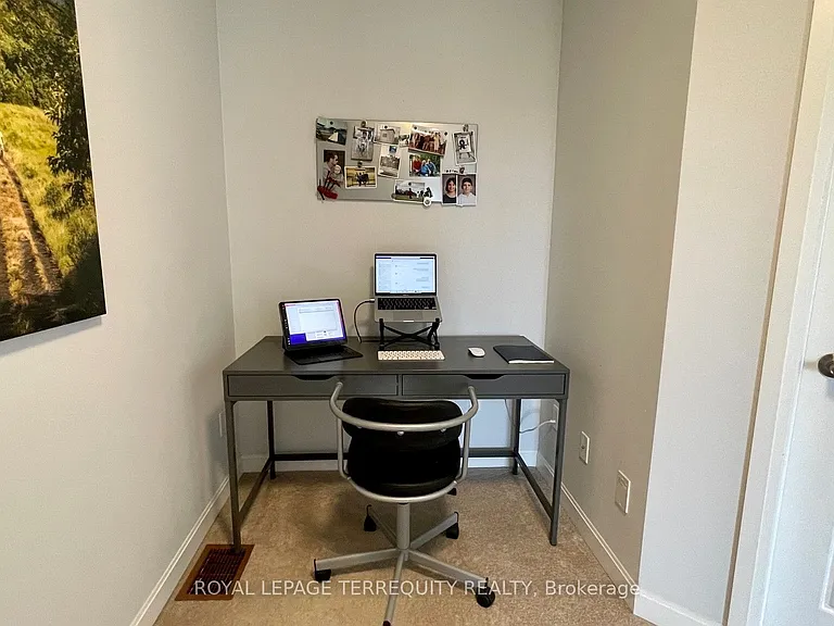 165 Hampshire Way #152 — Photo 9