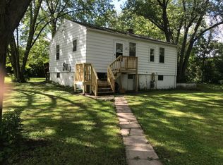 1724 W Beach Rd, Waukegan, IL 60087