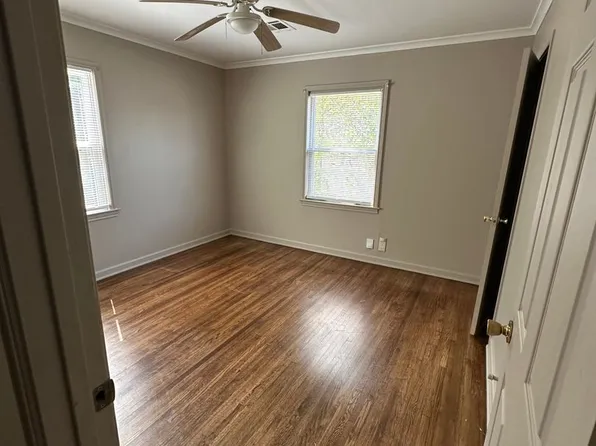 1213 N Garfield Ave, Sand Springs, OK 74063