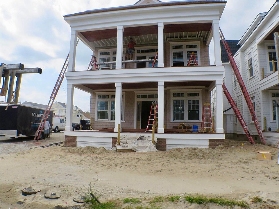 1st image of 118 Atlantic Ave #2