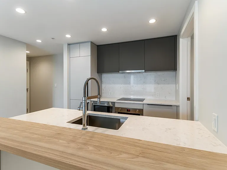 567 Emerson St #2010 — Photo 8