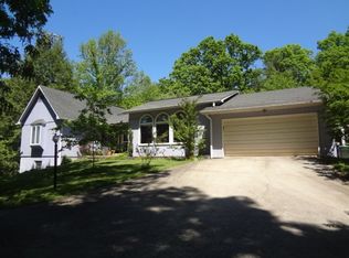 168 White Oak Cir, Franklin, NC 28734