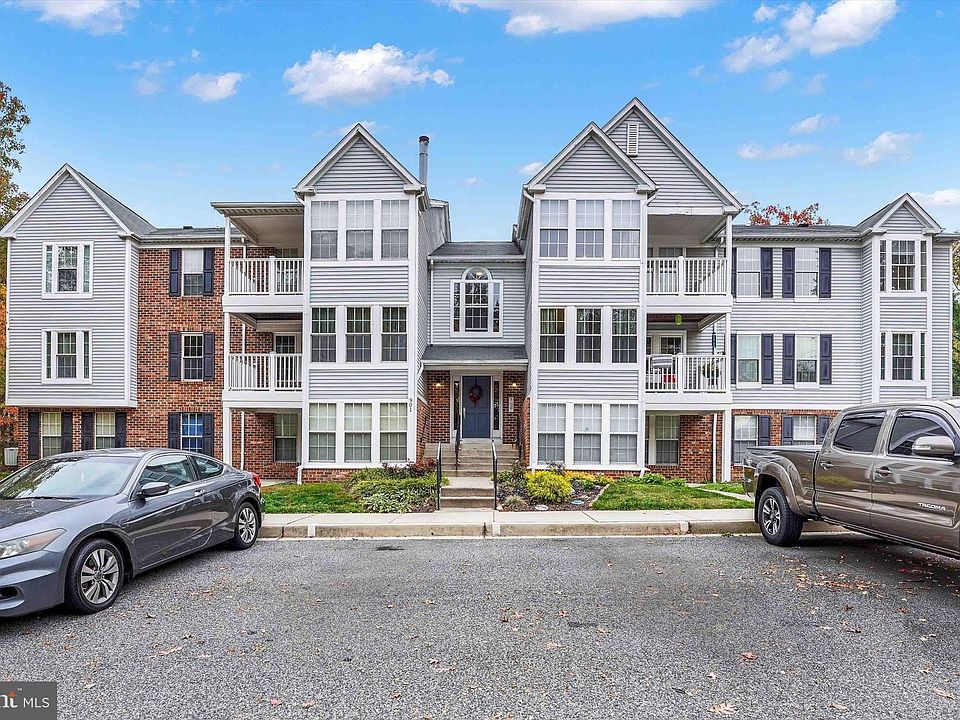 1st image of 901 Woodbridge Ct Unit E