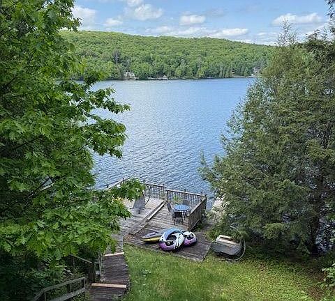 4th image of 69 Maple Dr