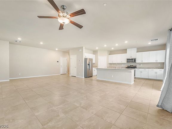 4th image of 472 Silverweed Ave