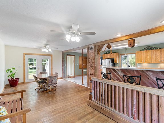 5th image of 2835 Pembroke Ave