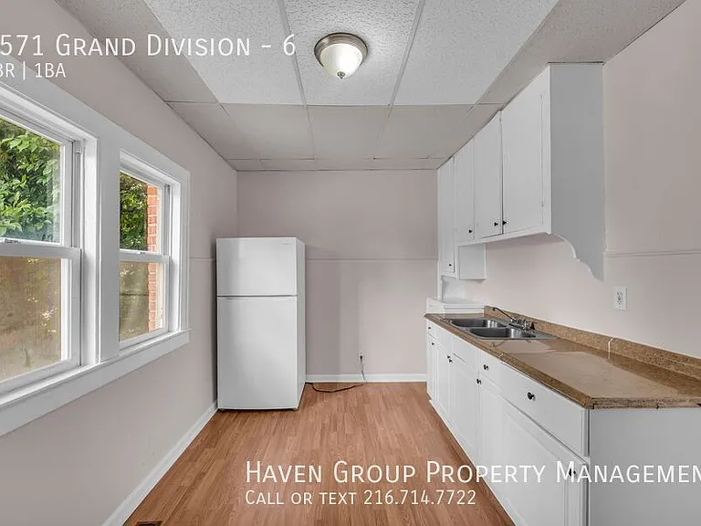 9571 Grand Division Ave #6 — Photo 9