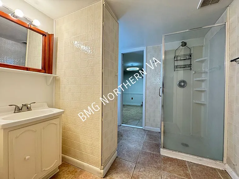 6600 Braddock Rd — Photo 16
