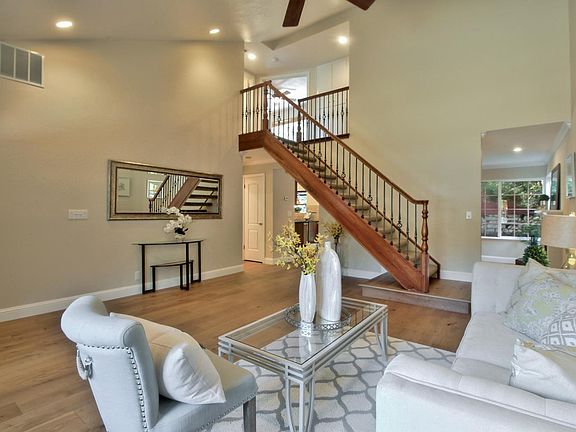 3rd image of 481 Curie Dr