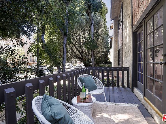 5th image of 1828 Barry Ave APT 2