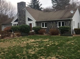 54 Hammond St, Seekonk, MA 02771