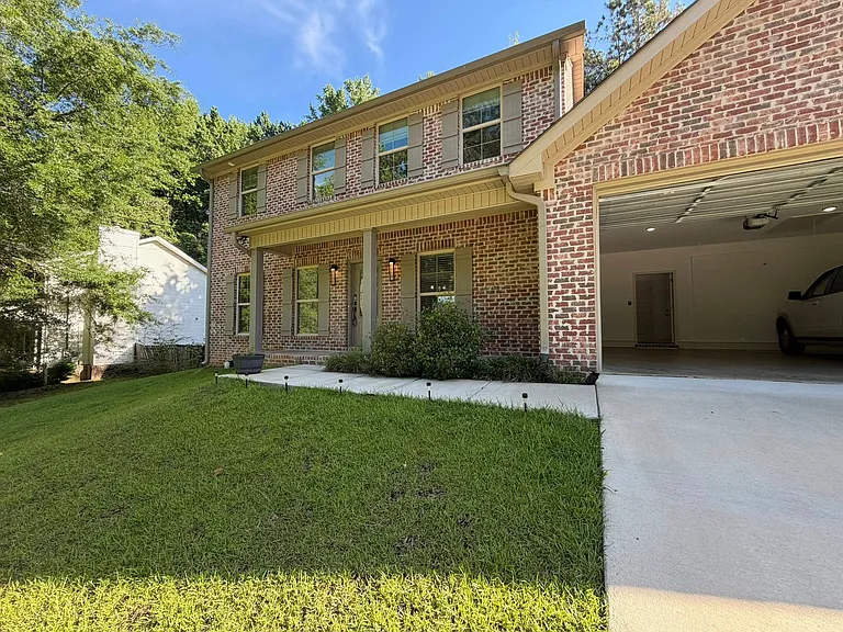 3828 Woodland Hills Dr — Photo 2