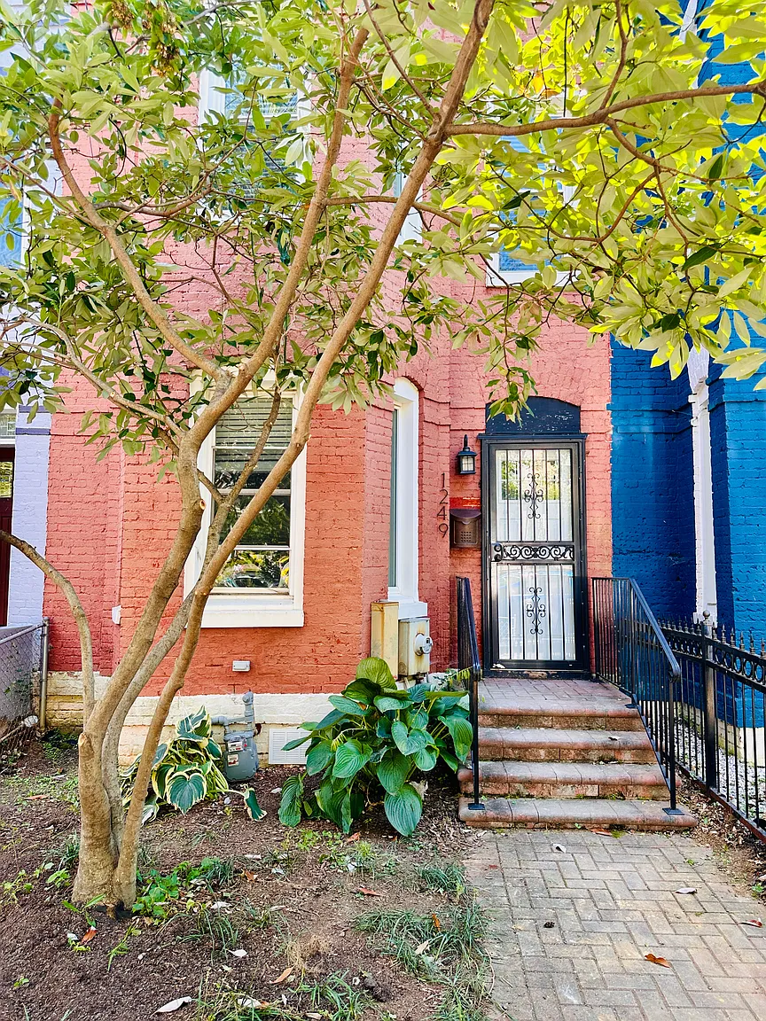 1249 I St NE photo 1