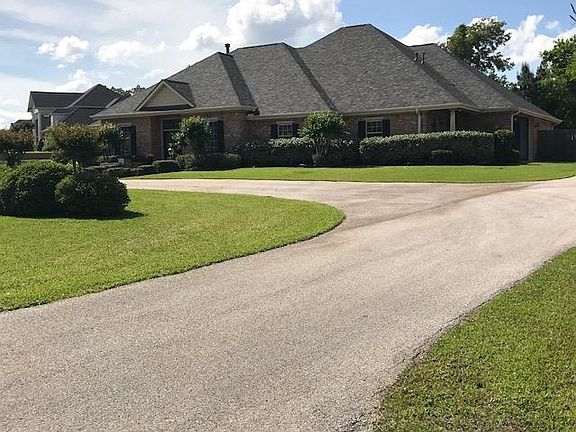 Circle drive - guest parking